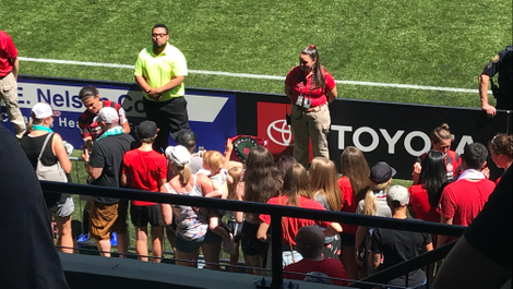 Fans lining up for autographs after Sunday’s Pride-Thorns match at Providence Park.